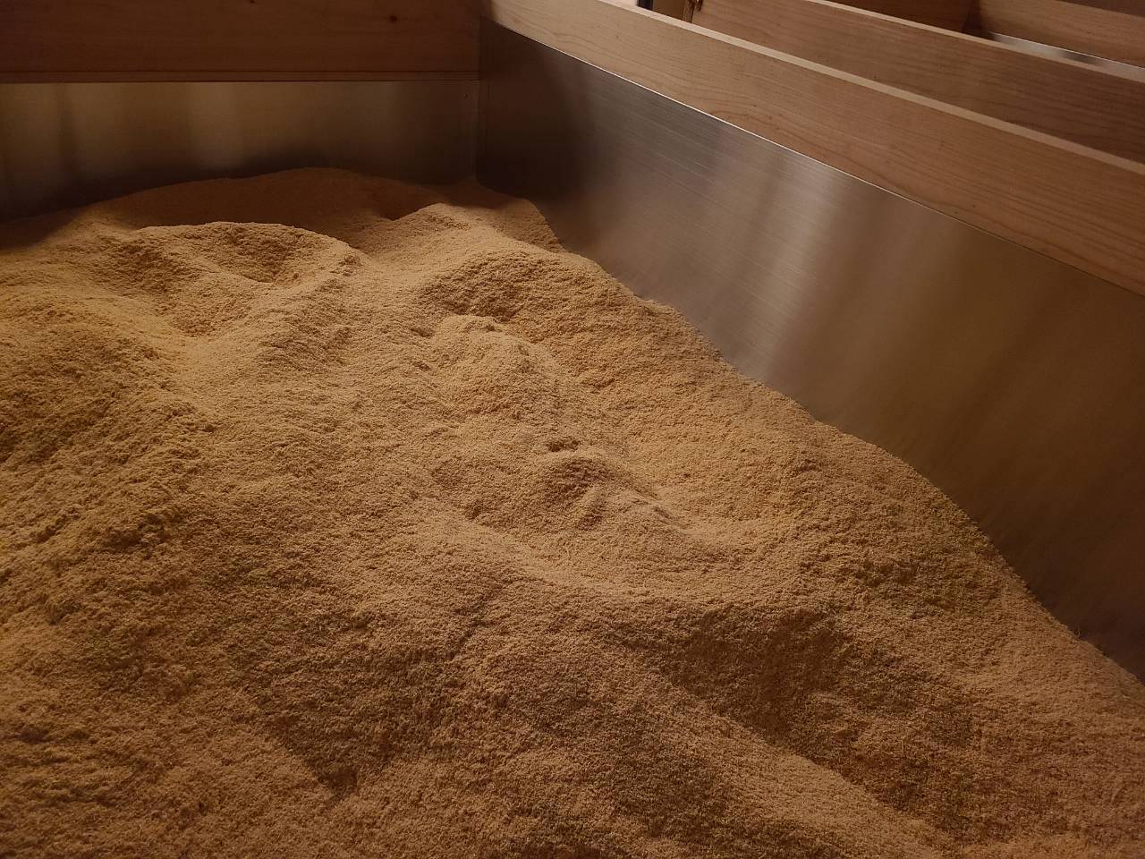 さらさらふかふかに発酵した浴床